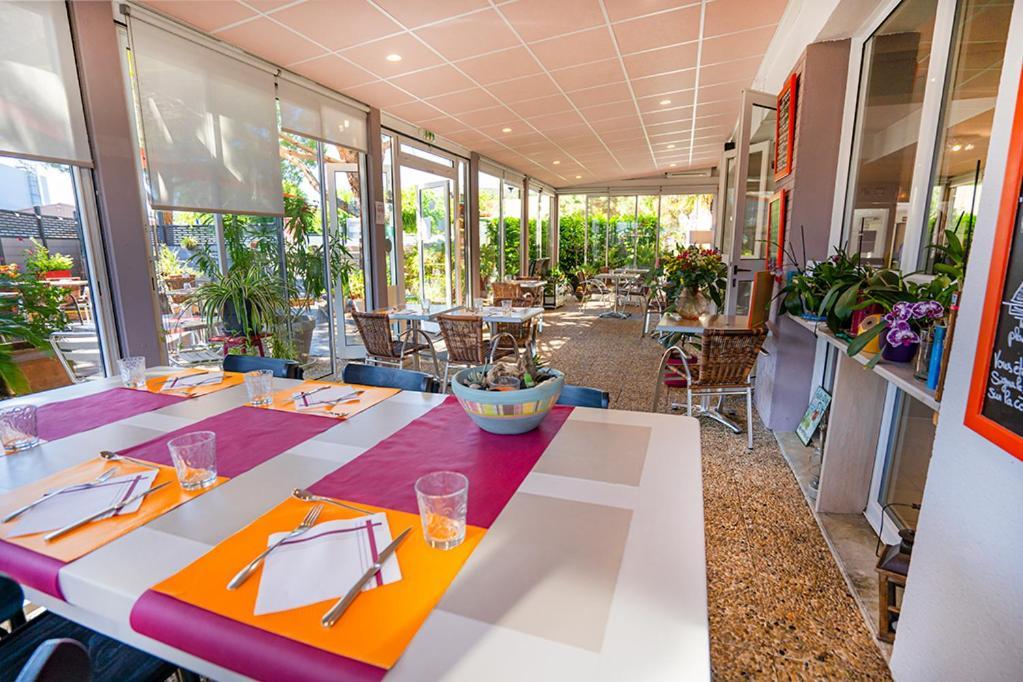 Logis Hotel- Hotel Restaurant Le Rialto Le Sequestre Eksteriør bilde