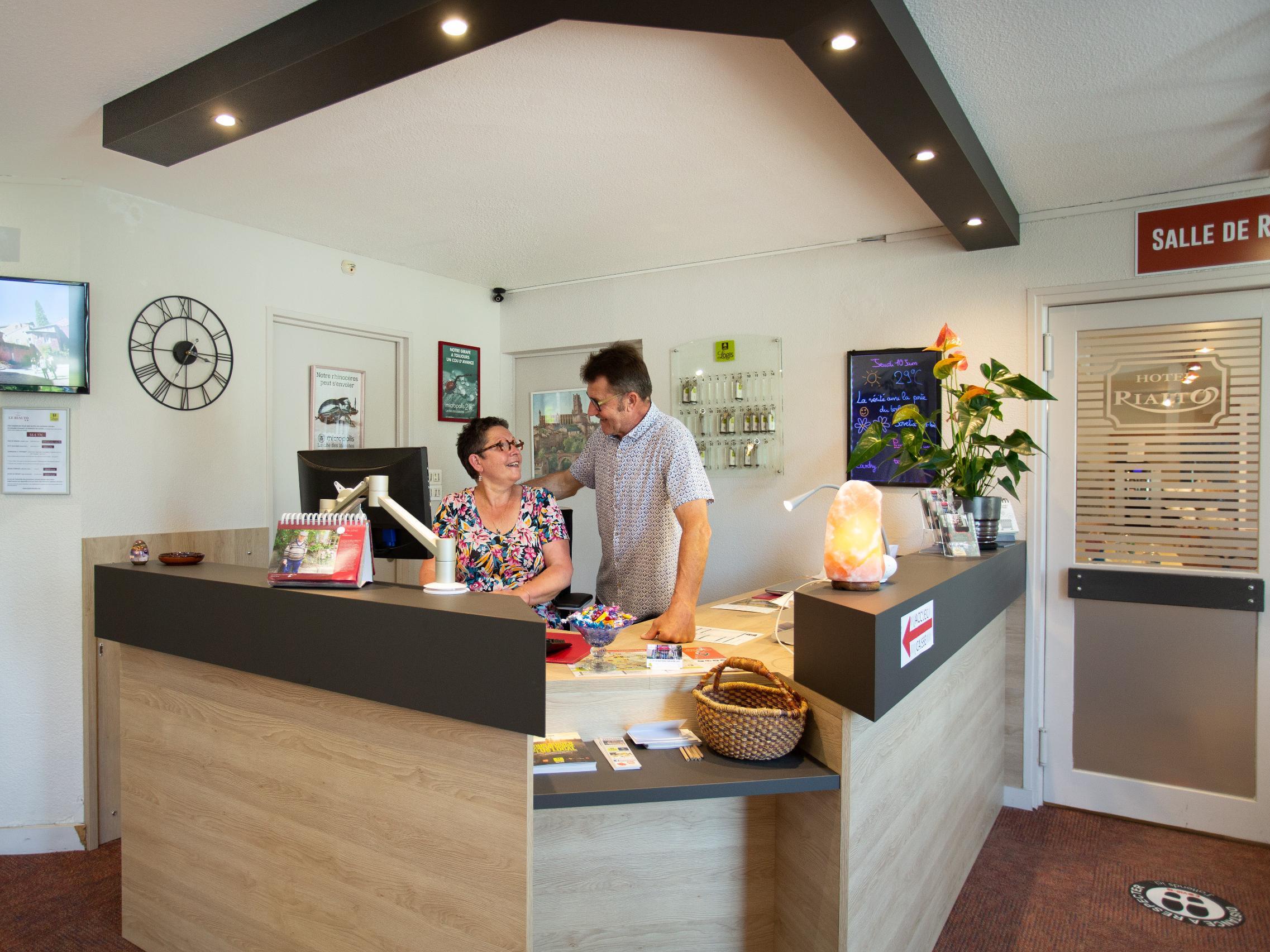 Logis Hotel- Hotel Restaurant Le Rialto Le Sequestre Eksteriør bilde